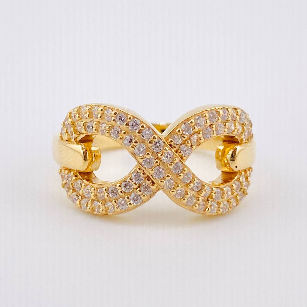 Anillo Infinito 8.15gr / T7 1/2 / Oro Amarillo 18K ©