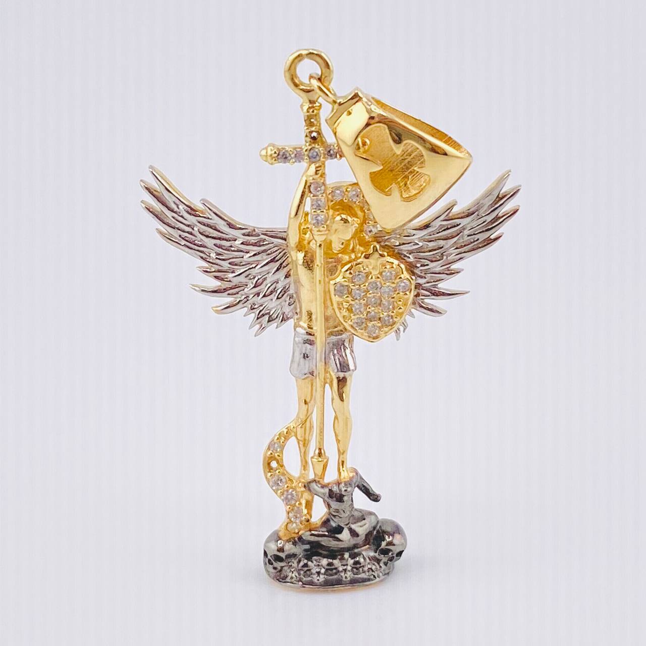 Dije San Miguel 6.75gr / 5.3cm / Dos Oros Amarillo Blanco 18K