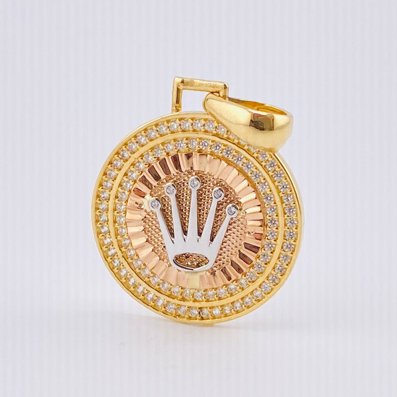 Dije Placa Corona Circular 4.5gr / 3.2cm / Tres Oros 18K ©