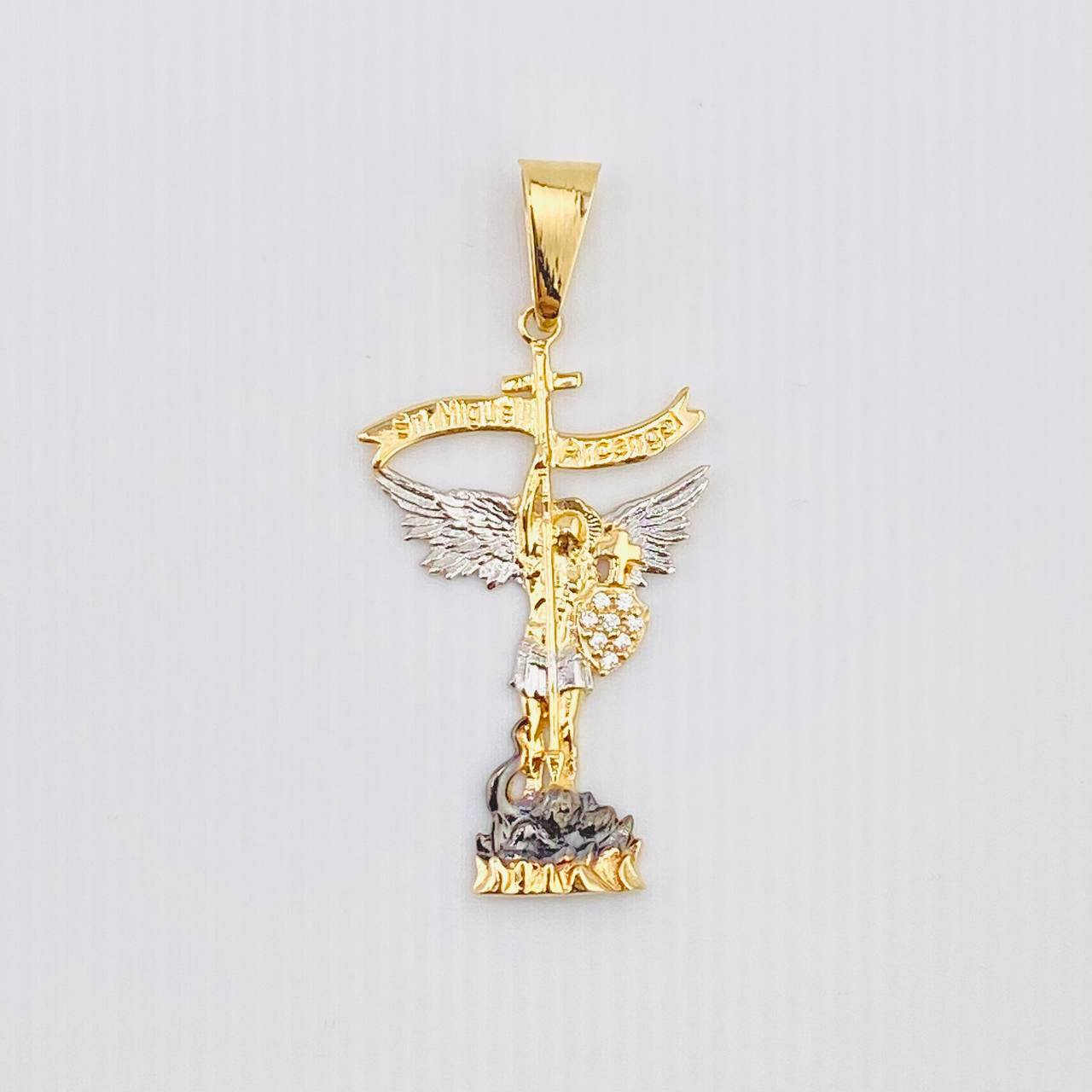 Dije San Miguel 2.25gr / 4.3cm / Dos Oros Amarillo Blanco 18K *