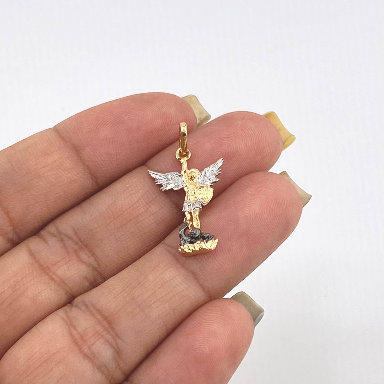 Dije San Miguel 1.6gr / 2.8cm / Dos Oros Amarillo Blanco 18K ©