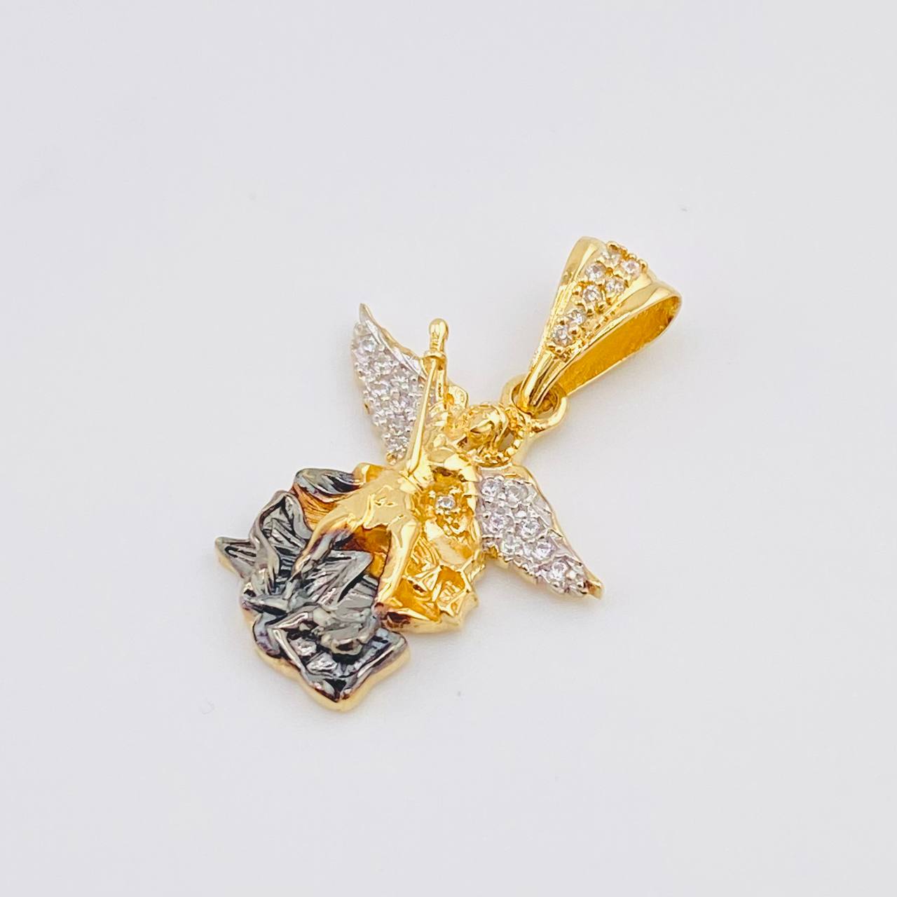 Dije San Miguel 2.9gr / 2.8cm / Oro Amarillo 18K ©