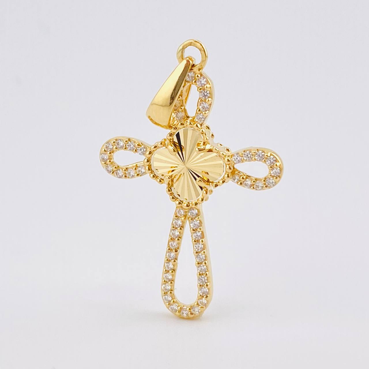 Dije Cruz Trebol 2.05gr / 3.5cm / Oro Amarillo Nac.Esp.  18K *