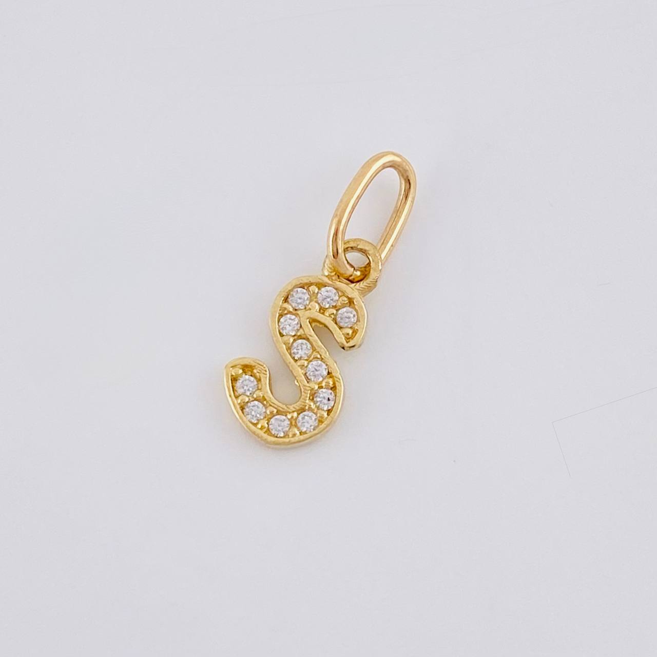 Dije Letra S Cursiva 0.55 g / 2.5 cm Oro Amarillo 18K