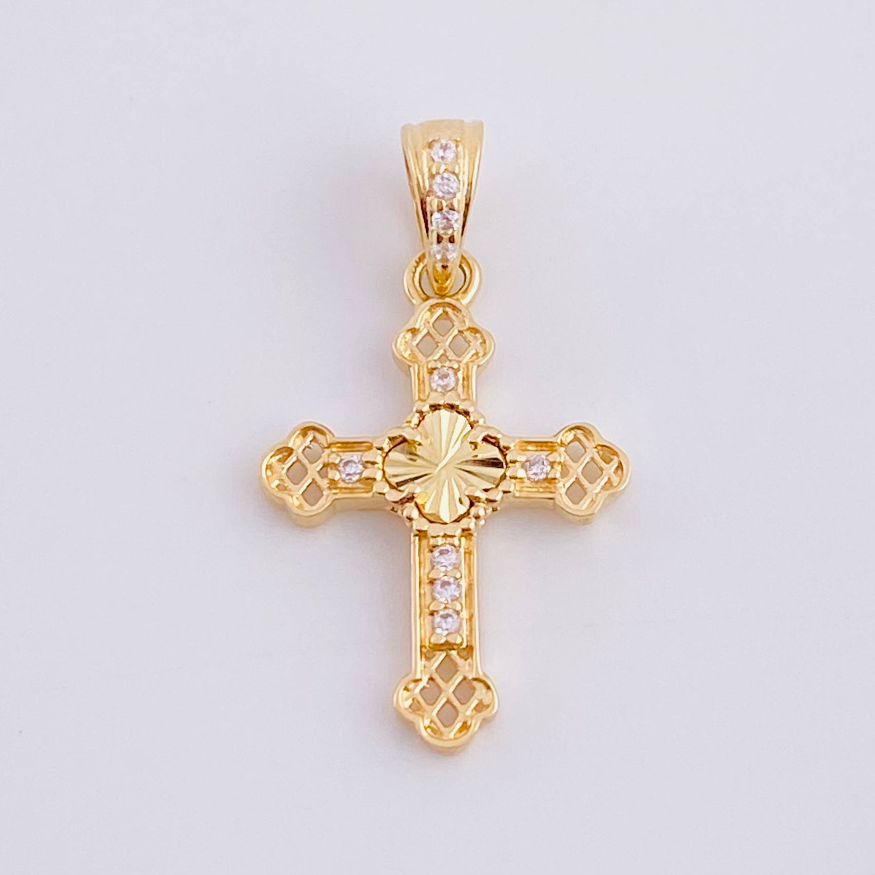 Dije Cruz Trebol Diamantado 1.1g / 2.4cm Oro Amarillo 18K
