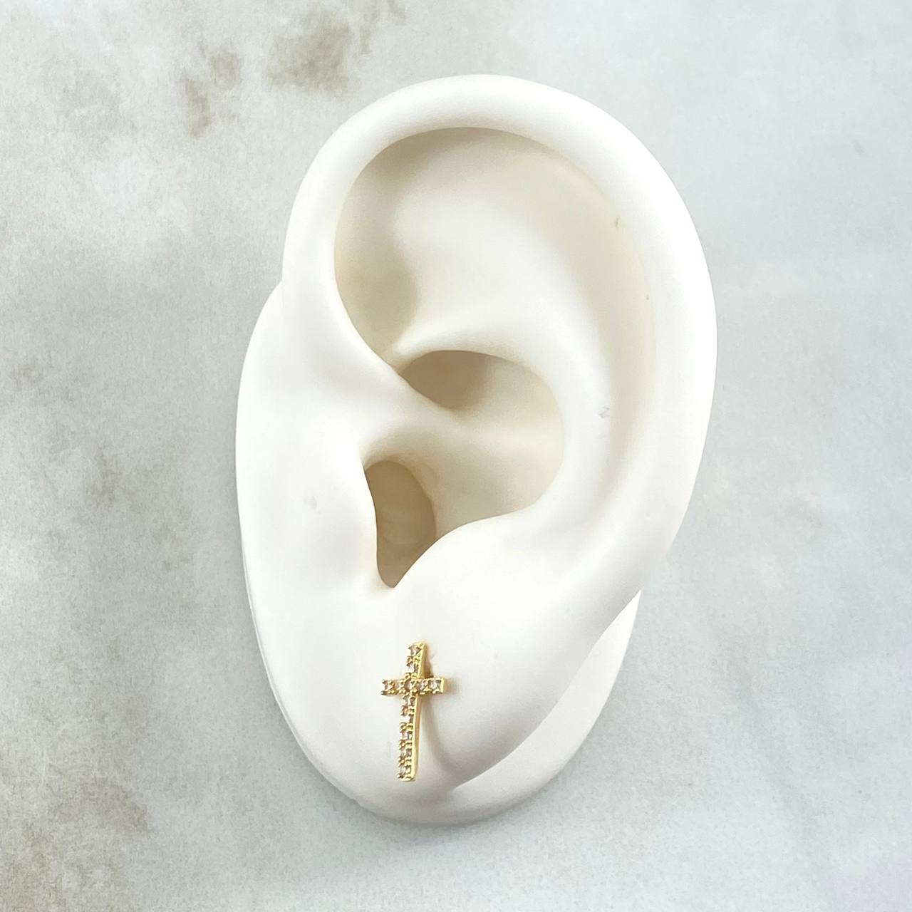 Topos Cruz Basteada 0.95gr / 1cm / Circones Blancos Broche Mariposa Oro Amarillo 18K
