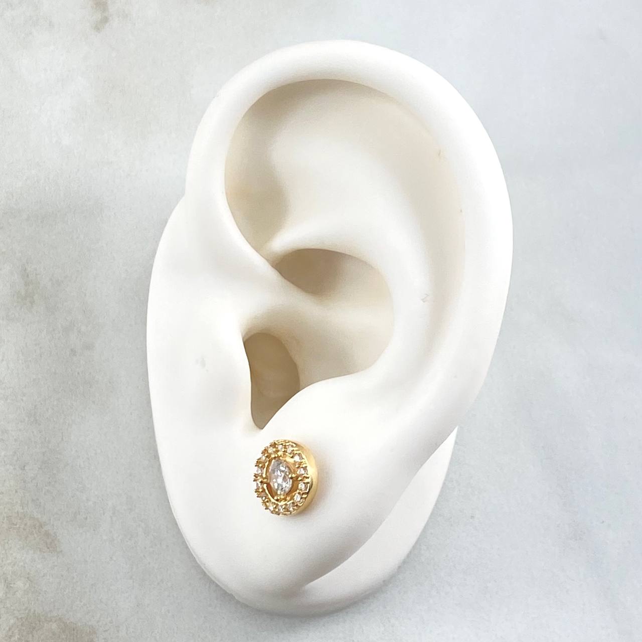 Topos Circulo Halo 1.95gr / 8mm Circones Blancos Broche Mariposa Oro Amarillo 18K