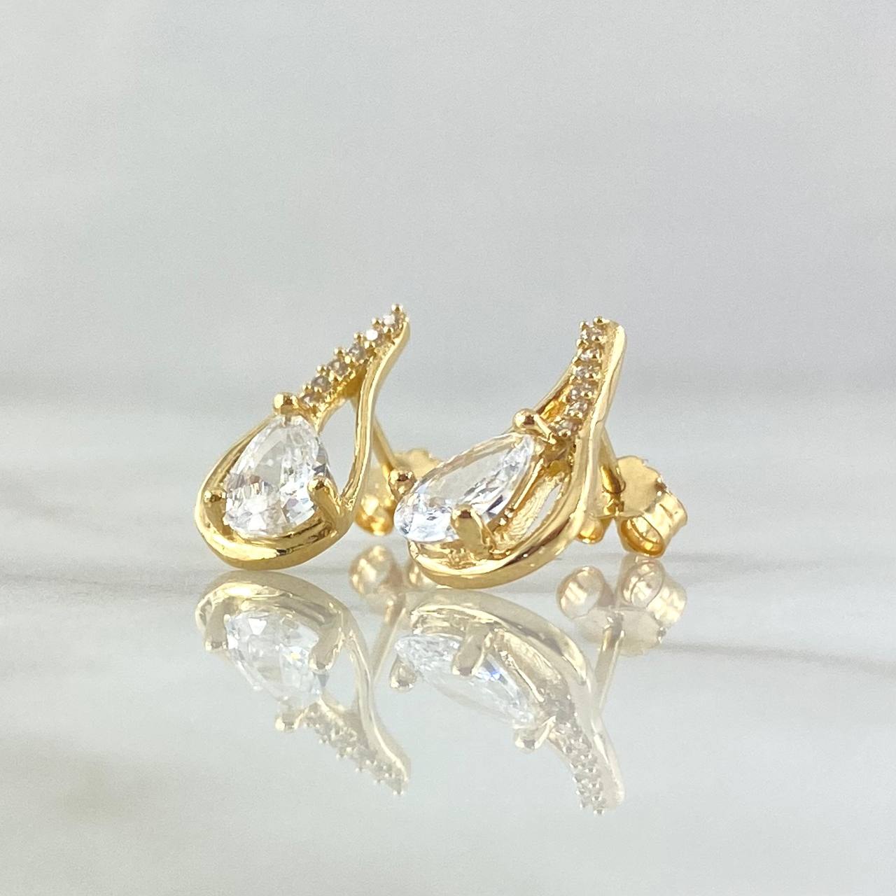 Topos Gota Basteado 2.65gr / 1.5cm / Circones Blancos Broche Mariposa Oro Amarillo 18K
