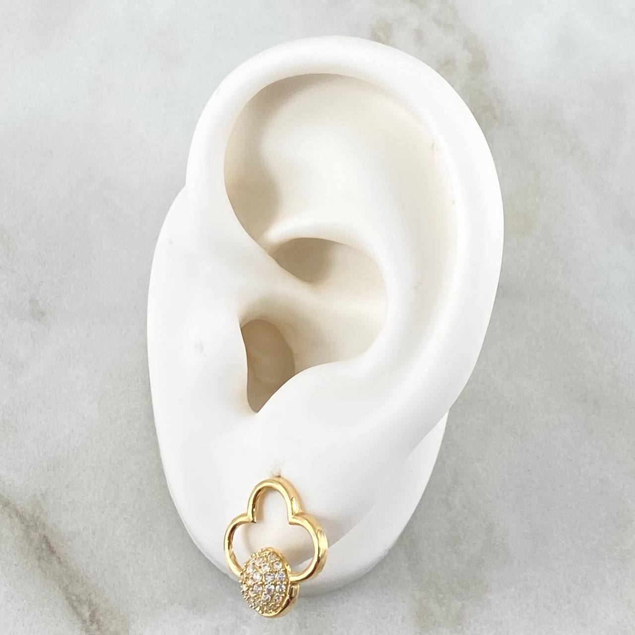 Topos Nube Esferica 2.3gr / 1.5cm / Circones Blancos Broche Mariposa Oro Amarillo 18K