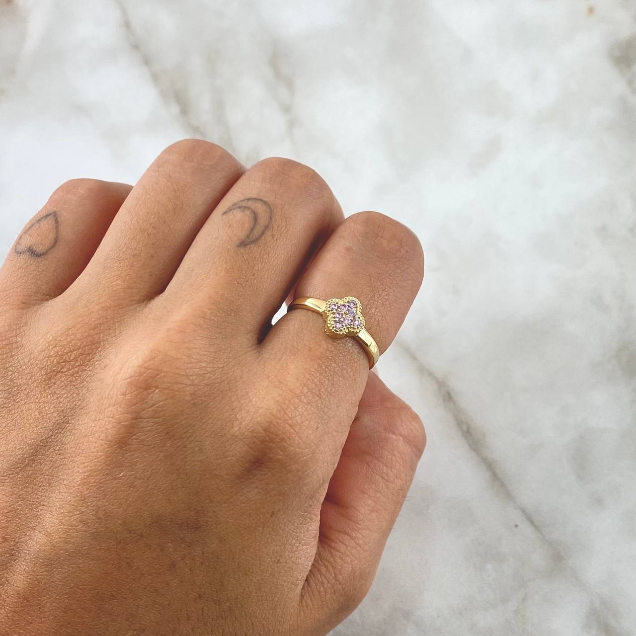 Anillo Treból Tupido 1.8gr / T5 3/4 / Circones Lilas Oro Amarillo 18K *
