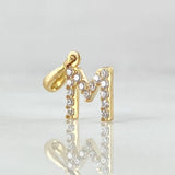 Dije Letra M 0.75gr / 1.5cm / Oro 18K ©