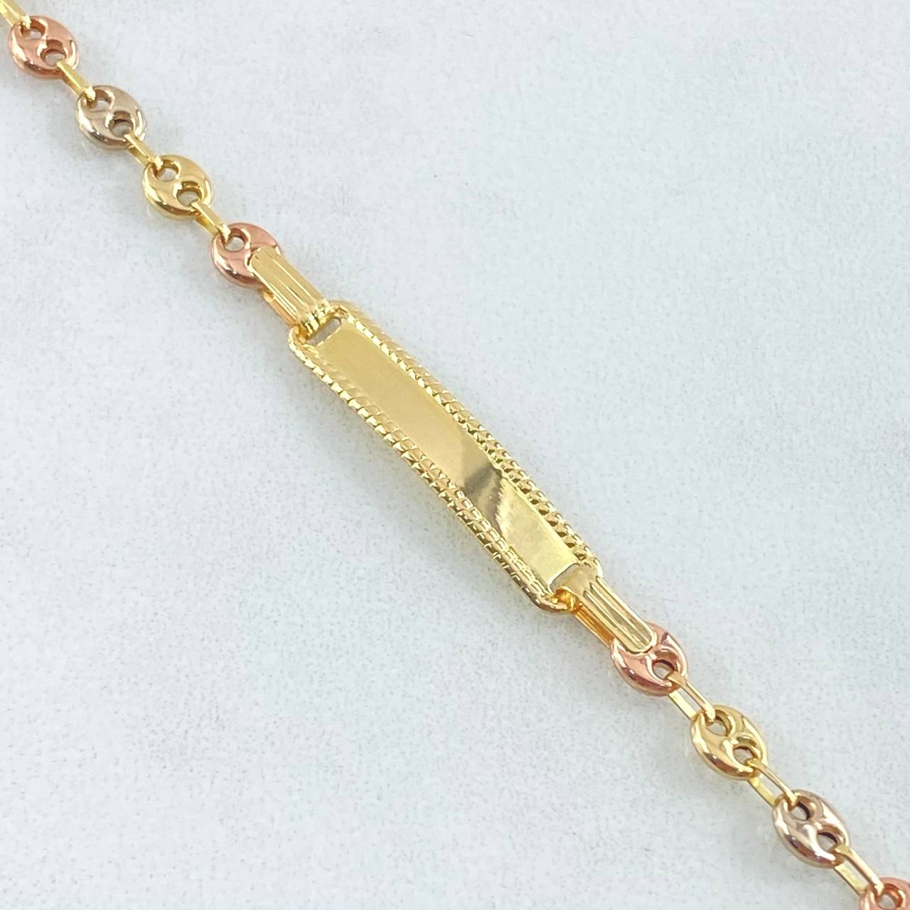 Pulso Bebé GC Placa Rectangular Punteada 1.75gr / 14cm / Oro 18K ©