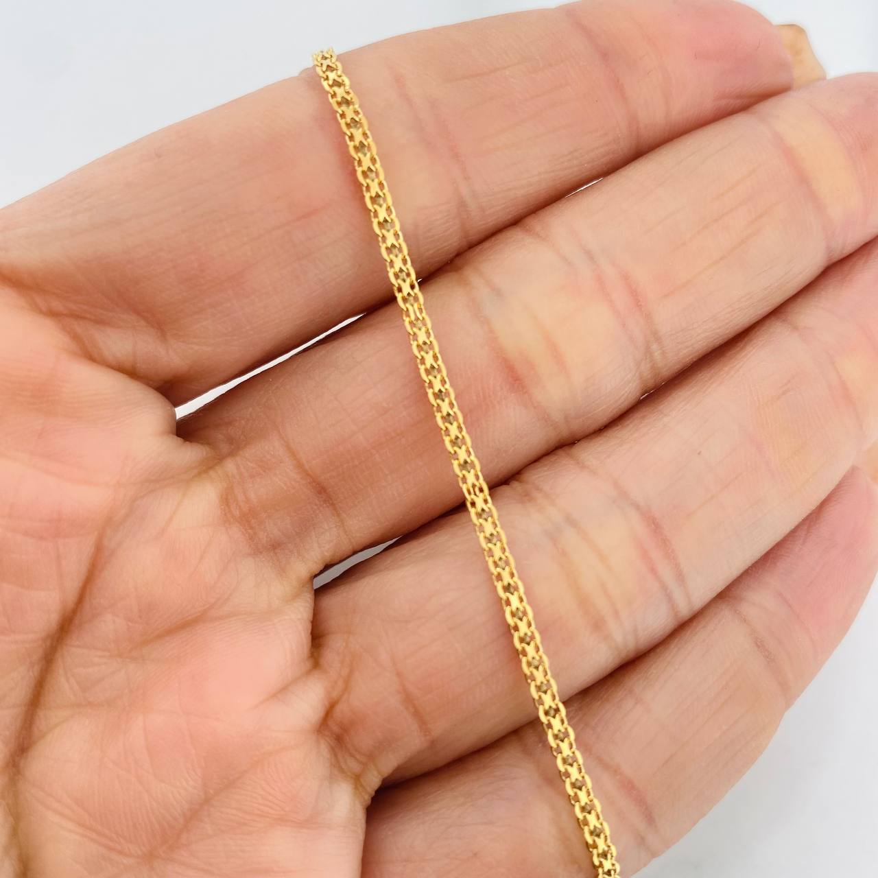 Pulso Chino 2.55g / 18.5cm / 2.36mm Oro Amarillo 18K