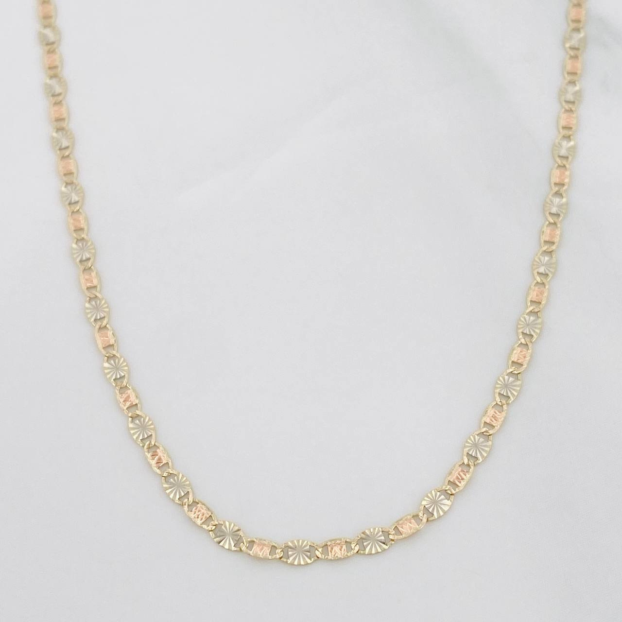 Cadena Escalera Plana Diamantada 2.25g / 50cm / 1.74mm Tres Oros 18K