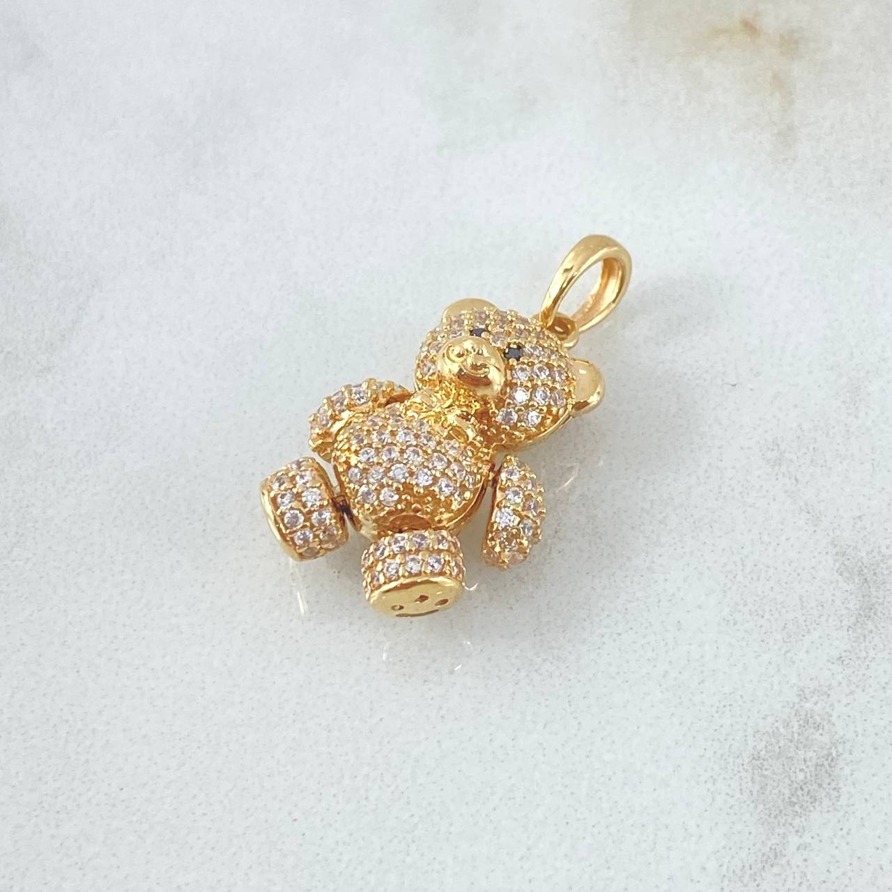 Dije Oso Corazón 4.4gr / 2.5cm / Circones Blancos - Fucias - Ojos Negros Oro Amarillo 18K