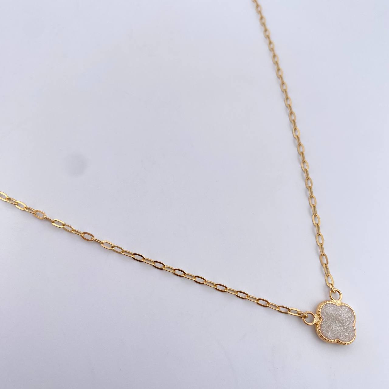 Cadena Aro Seguido Trebol 2.9gr / Electro Estatico Negro Blanco Oro Amarillo 18K &