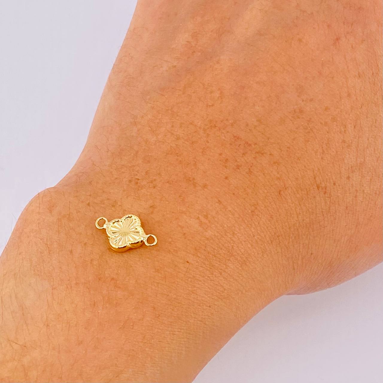 Herraje Trebol Dorado 0.35gr / 1.5cm / Oro Amarillo 18K *