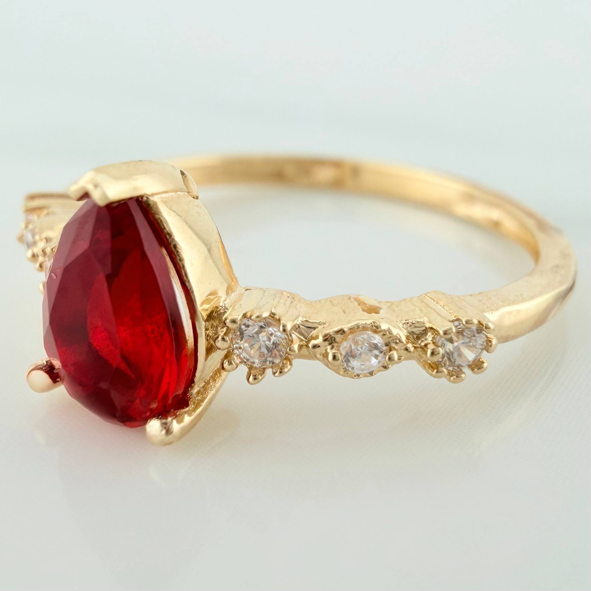 Anillo Gota Churumbela 2.05g / T6 1/2 Oro Amarillo 18K