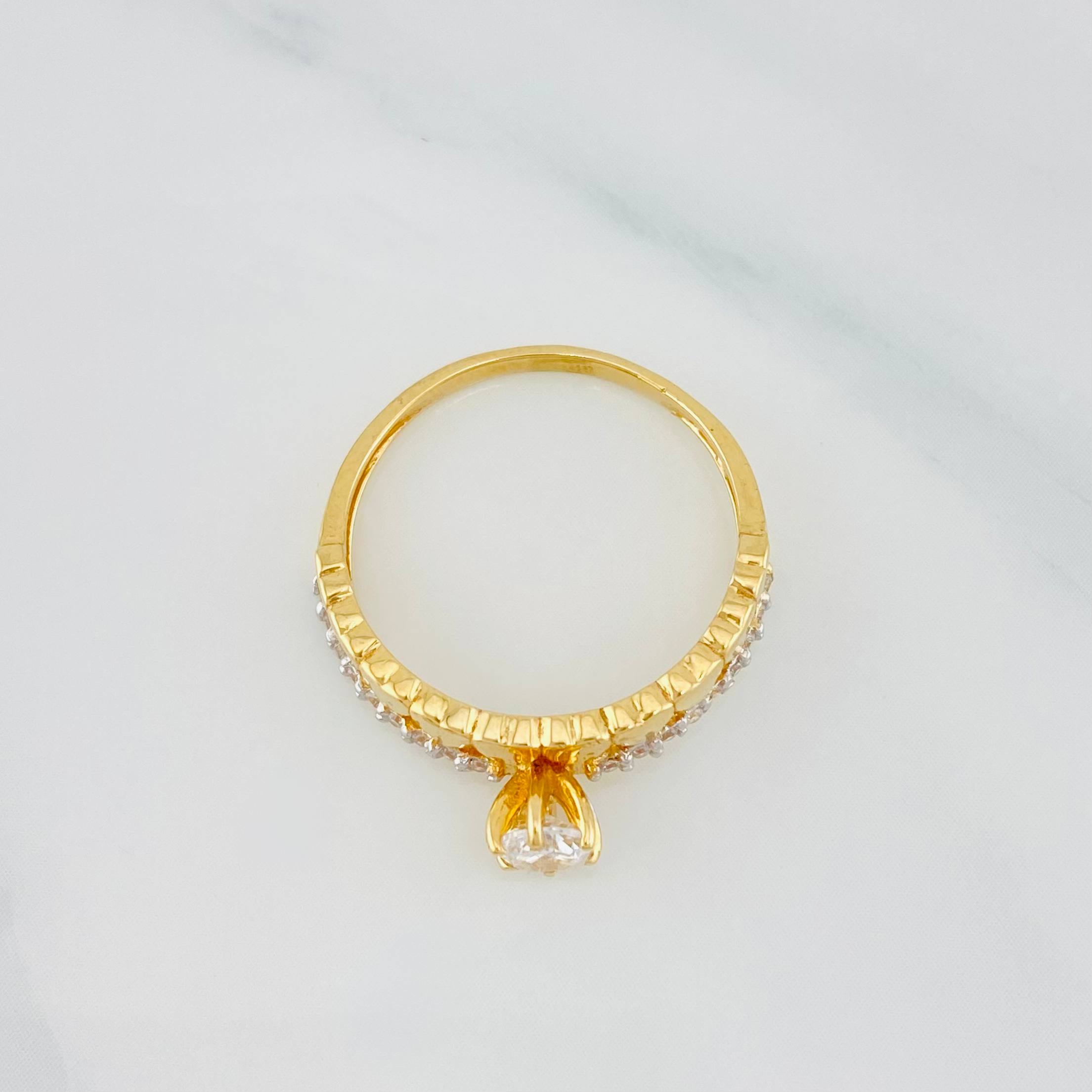Anillo Solitario Carril Corazones 2.3 g / T6 1/2 Dos Oros Amarillo Blanco 18K