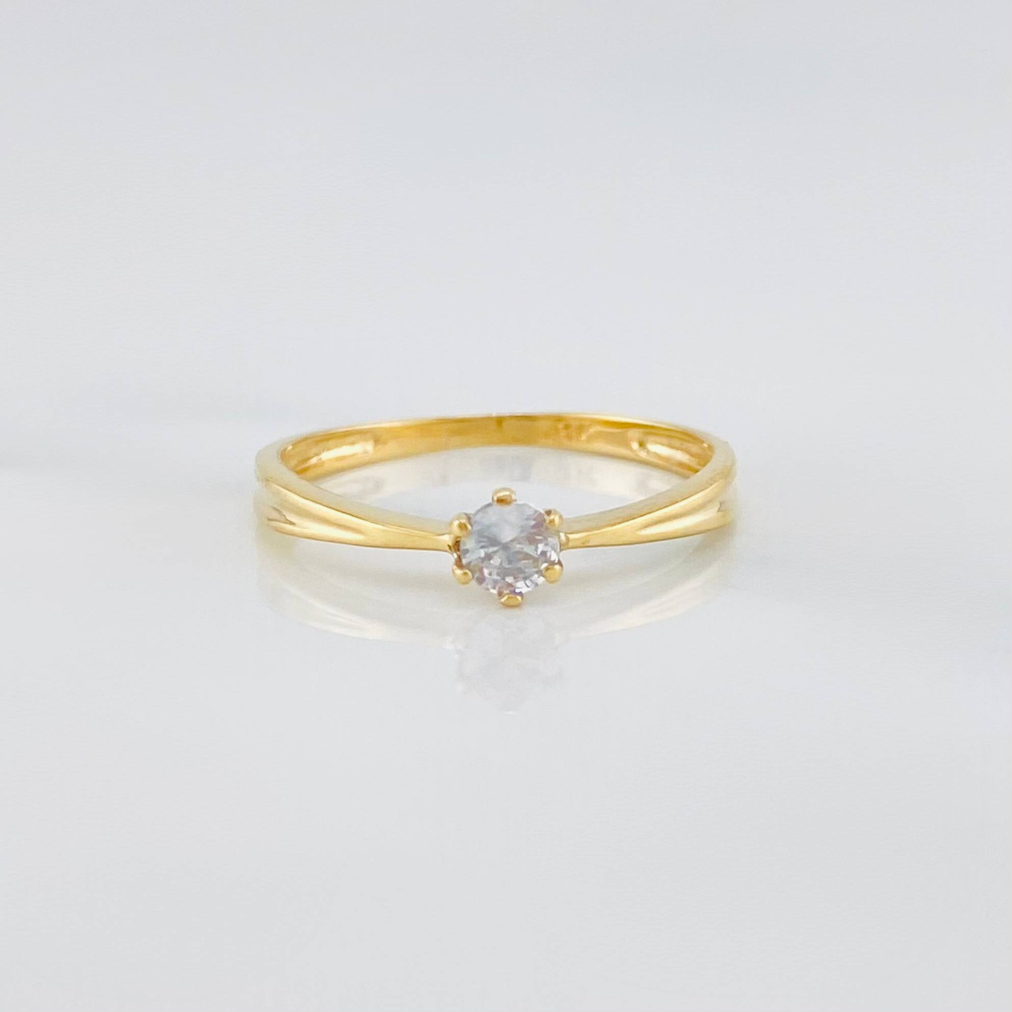 Anillo Solitario 1.3 g / T6 1/4 Oro Amarillo 18K
