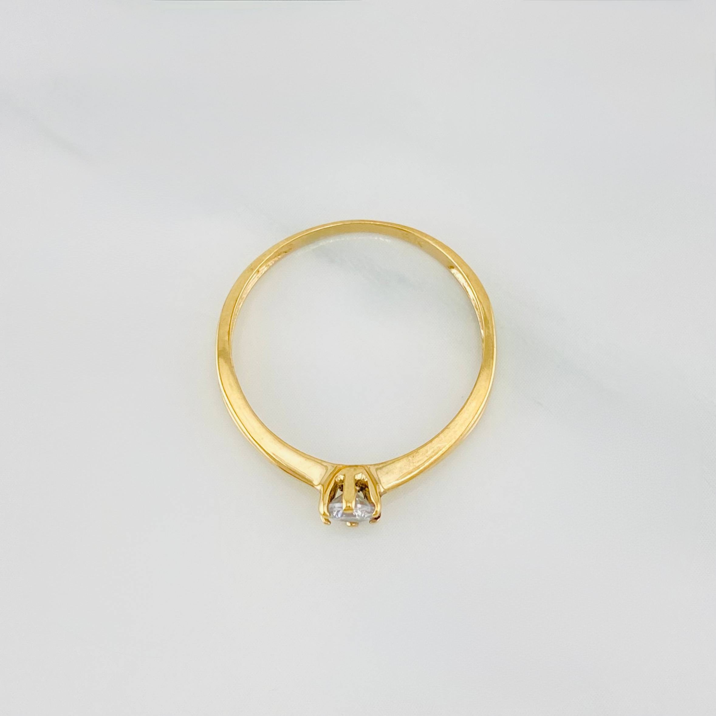 Anillo Solitario 1.3 g / T6 1/4 Oro Amarillo 18K