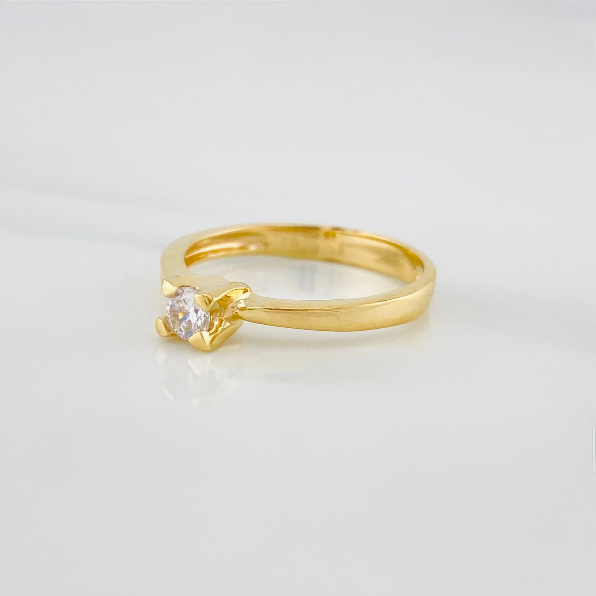 Anillo Solitario 2.35 g / T6 1/4 Oro Amarillo 18K