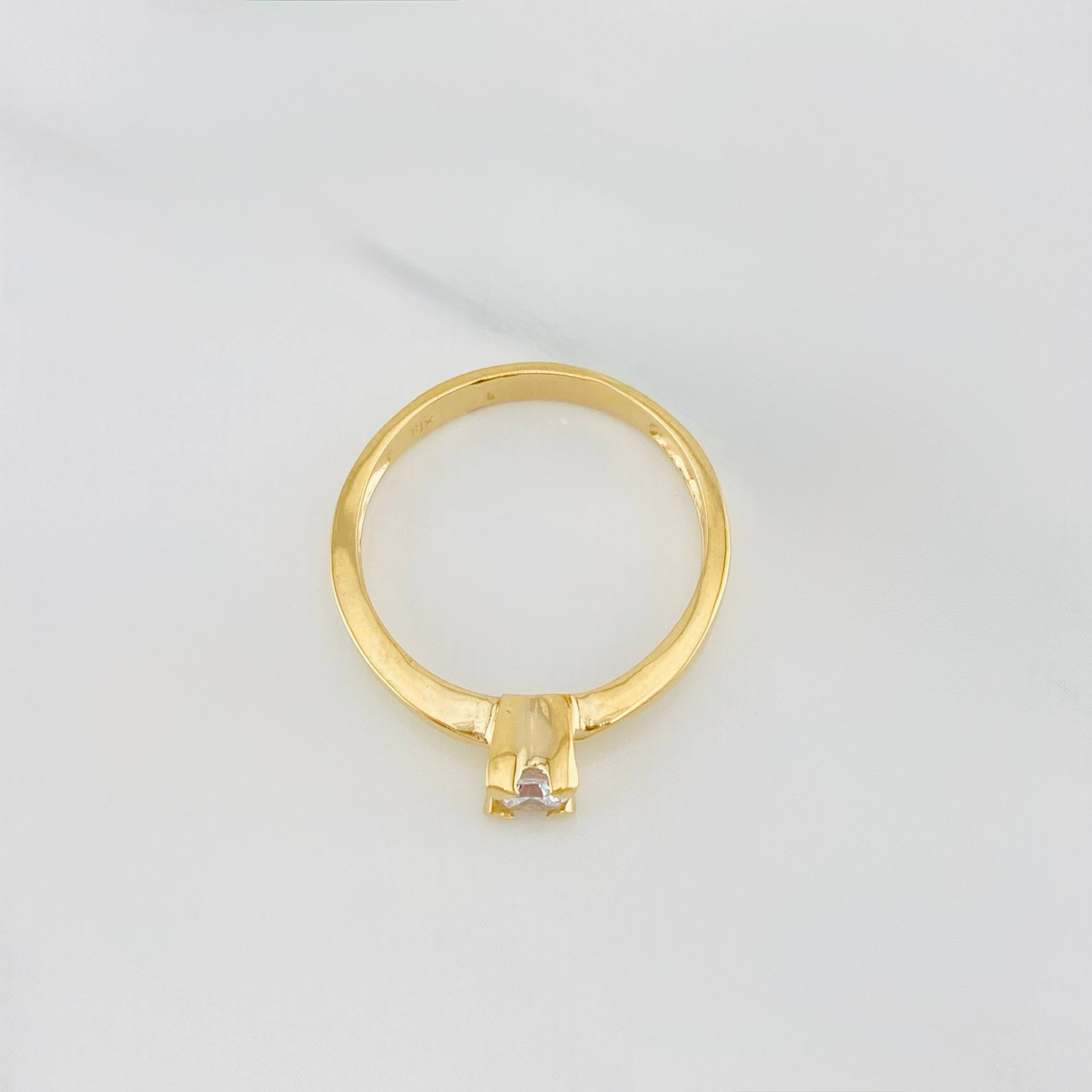 Anillo Solitario 2.35 g / T6 1/4 Oro Amarillo 18K