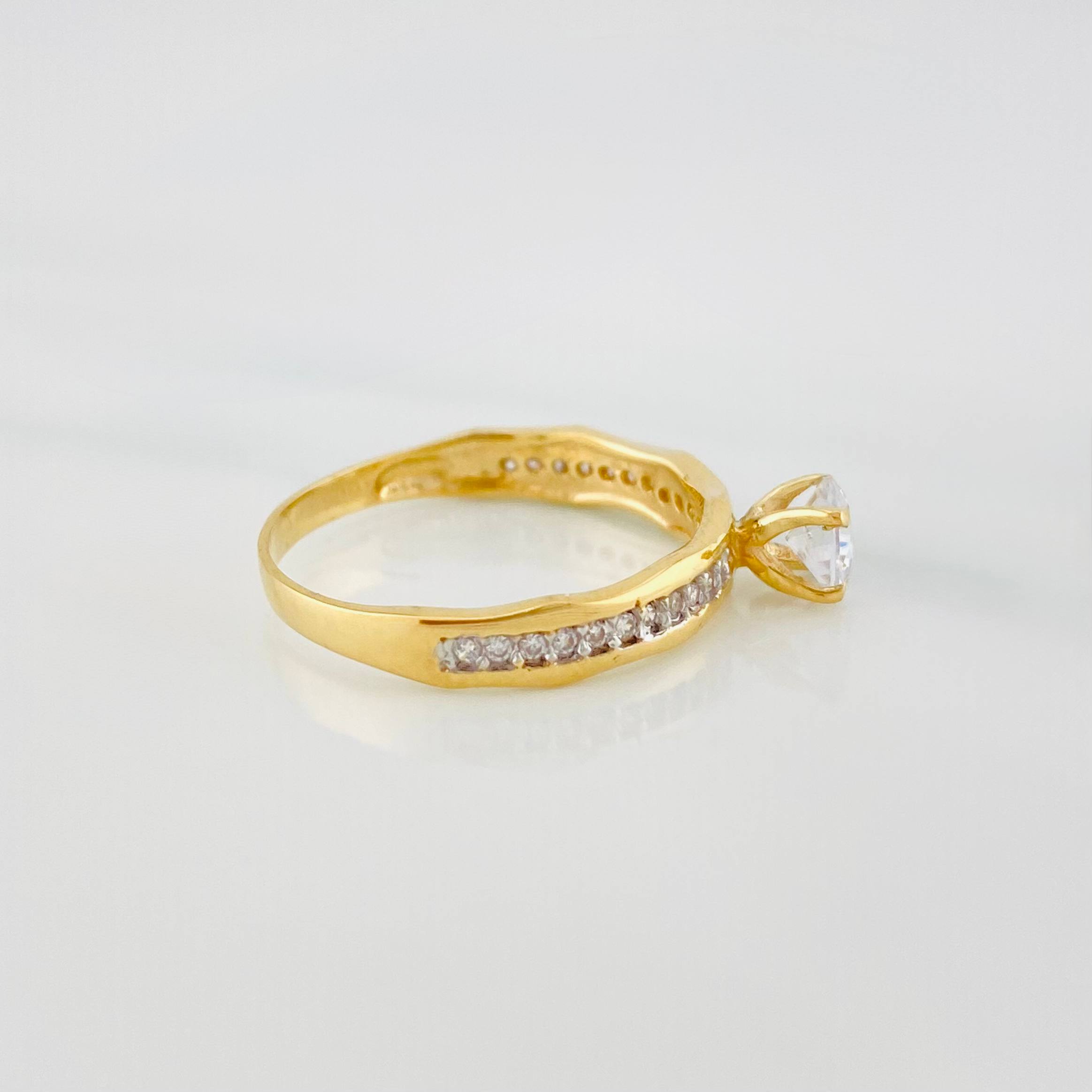 Anillo Solitario Churumbela 1.95 g / T6 Dos Oros Amarillo Blanco 18K