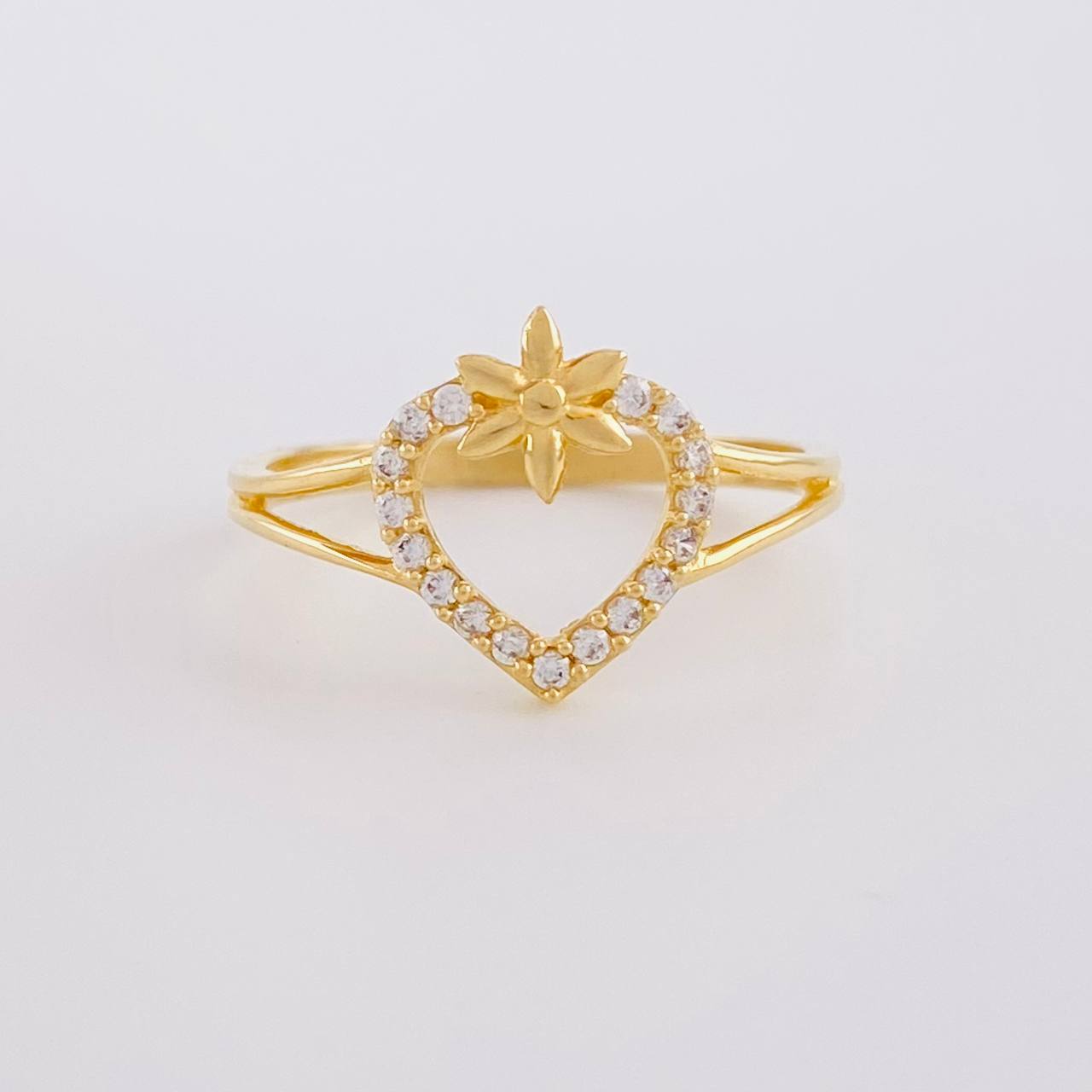 Anillo Corazón Flower 1.95g / T8 1/4 Oro Amarillo 18K