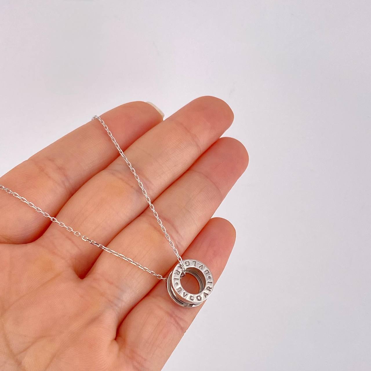 Set Cadena Aro Seguido + Dije Bv / 4.75g / 50cm Oro Blanco 18K