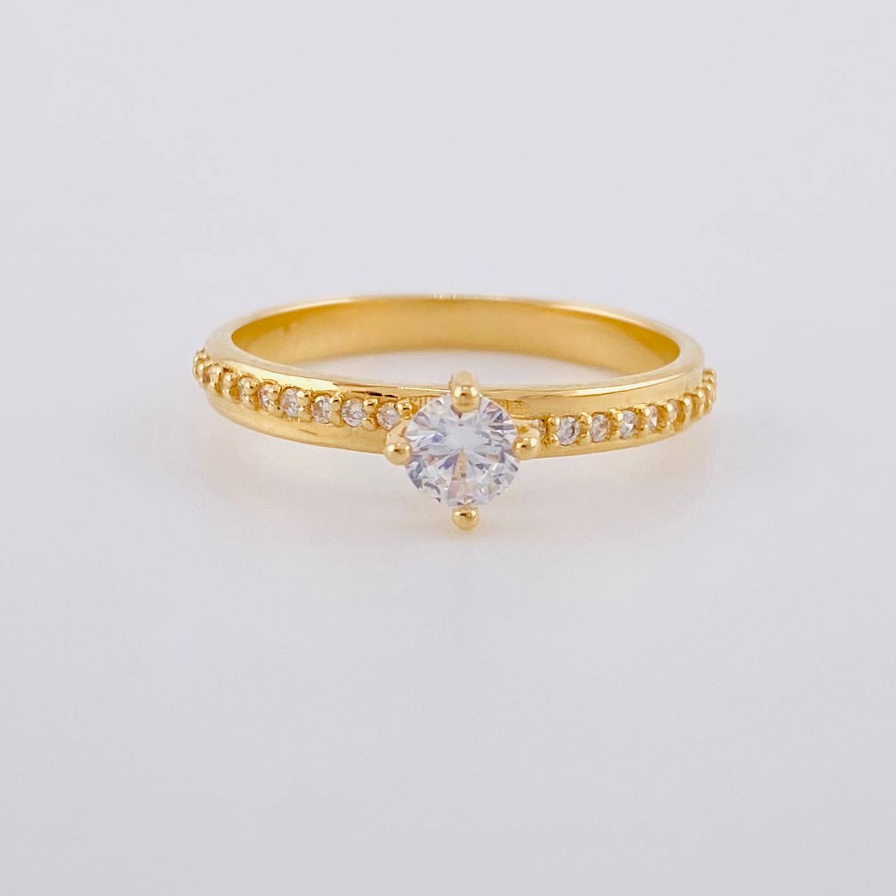 Anillo Solitario Cuatro Garras 2.55 g / T7 1/4 Oro Amarillo 18K