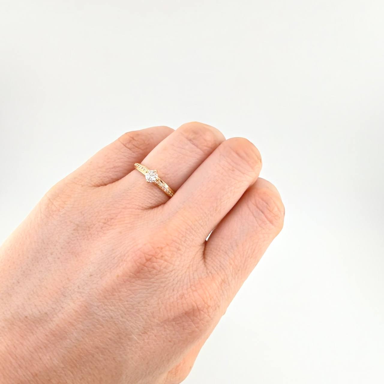 Anillo Solitario Cuatro Garras 2.55 g / T7 1/4 Oro Amarillo 18K