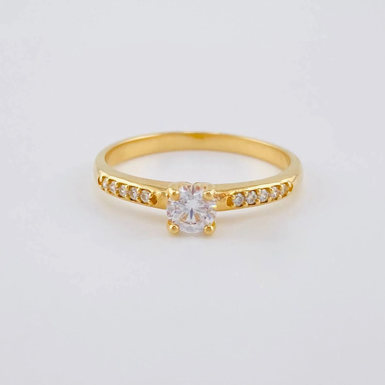 Anillo Solitario Cuatro Garras 2.1 g / T6 1/2 Oro Amarillo 18K
