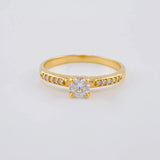 Anillo Solitario Cuatro Garras 2.1 g / T6 1/2 Oro Amarillo 18K