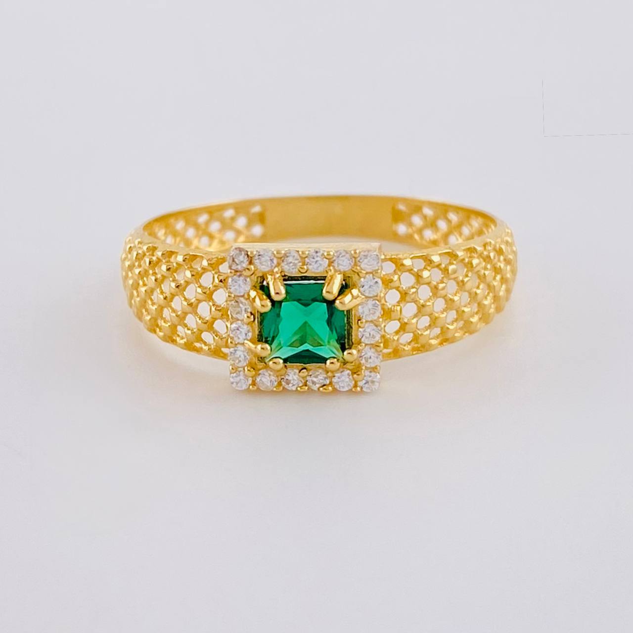 Anillo Marco Cuadro Enmallado 1.9 g / T7 3/4 Oro Amarillo 18K