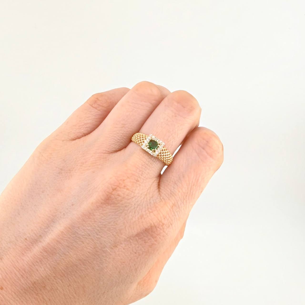 Anillo Marco Cuadro Enmallado 1.9 g / T7 3/4 Oro Amarillo 18K