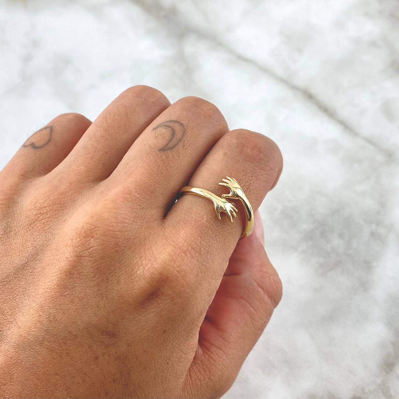 Anillo Manitos 2.75gr / T8 3/4 / Oro Amarillo 18K