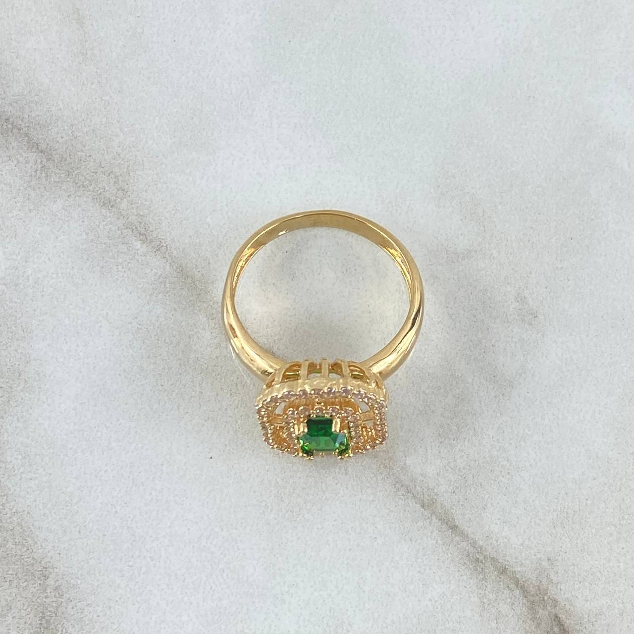Anillo Solitario Halo En Doble Cuadro 3.8gr / T5 3/4 / Circones Blancos Y Verde Oro Amarillo 18K