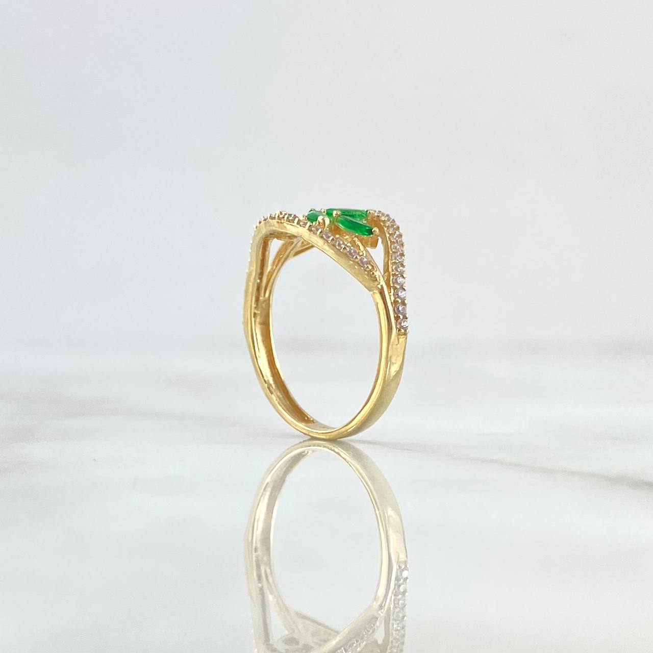 Anillo Rama En Olas 2.6gr / T6 1/4 / Circones Blancos Y Verdes Oro Amarillo 18K