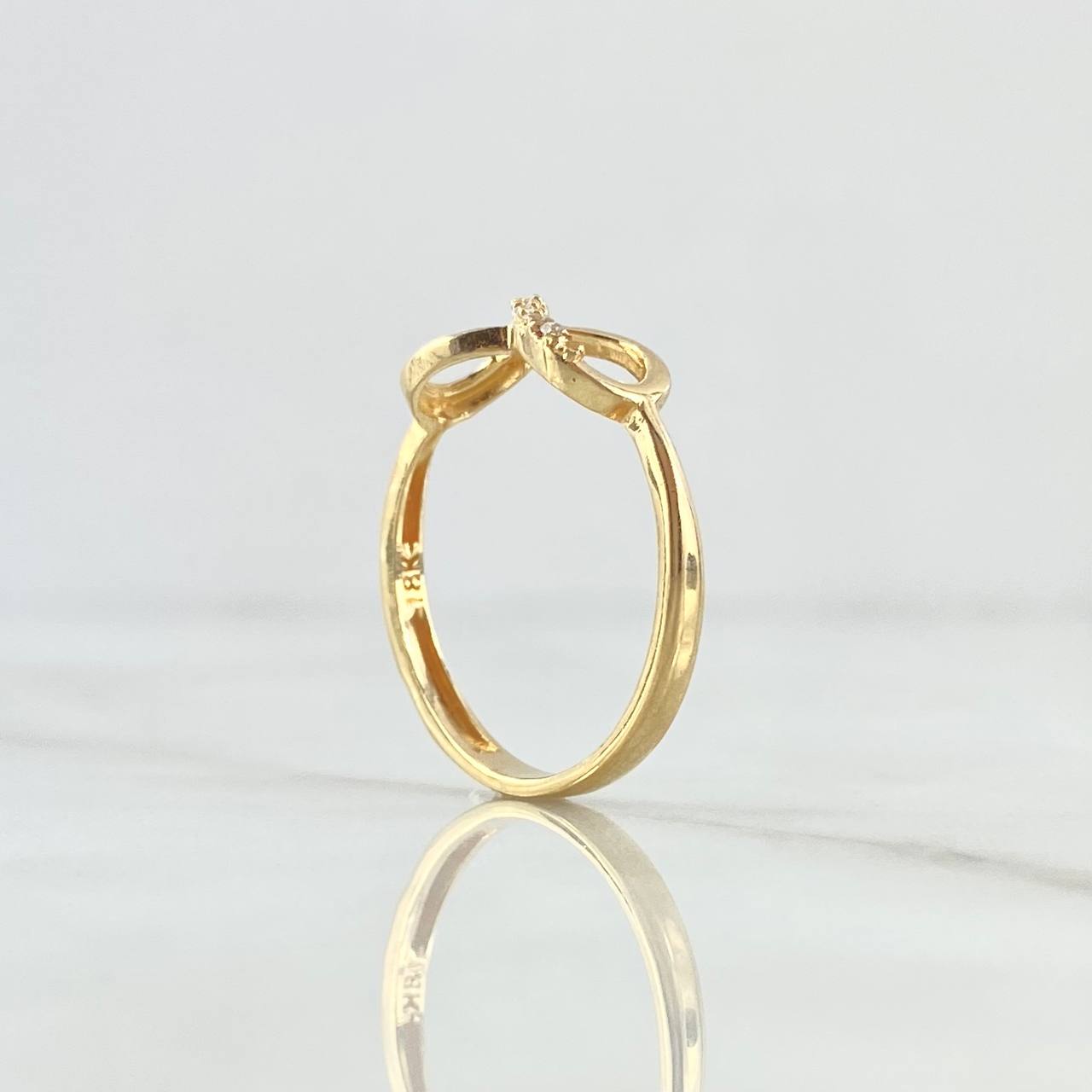 Anillo Infinito 1.85gr / T7 1/2 / Oro Amarillo 18K *