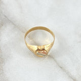 Anillo Sello Corazón Estrellado 1.75gr / T5 3/4 / Texturizado Tres Oros 18K