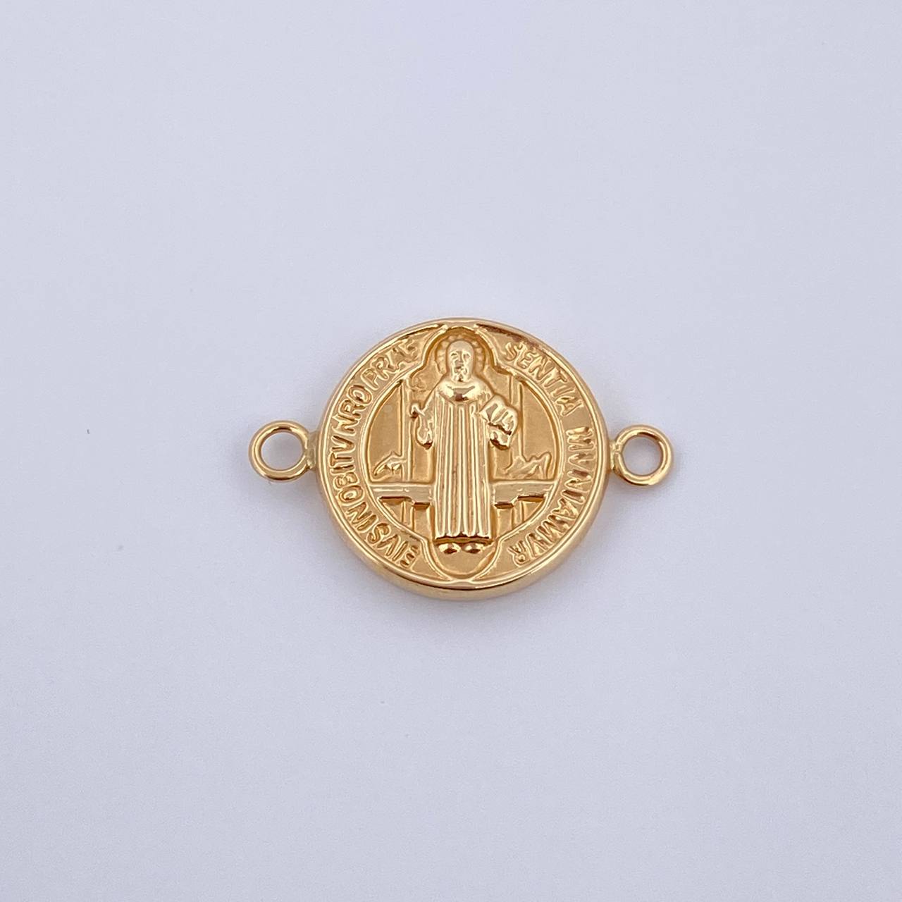 Herraje San Benito 1.6gr / 2.4cm / Troquelado Oro Amarillo 18K &