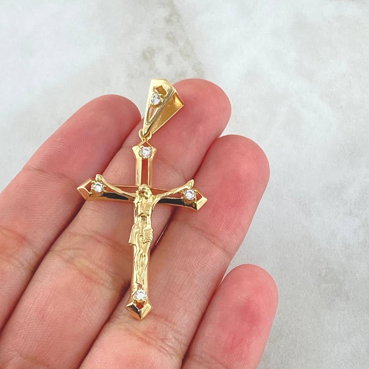 Dije Cruz Cristo 4.2gr / 5cm / Circones Blancos Oro Amarillo 18K ©