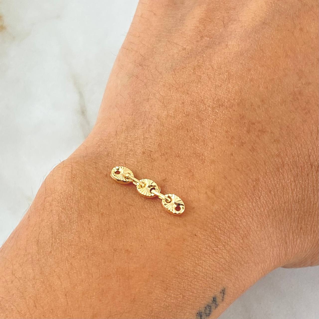 Herraje Retazo GC 0.4gr / 2.2cm / Oro Amarillo 18K