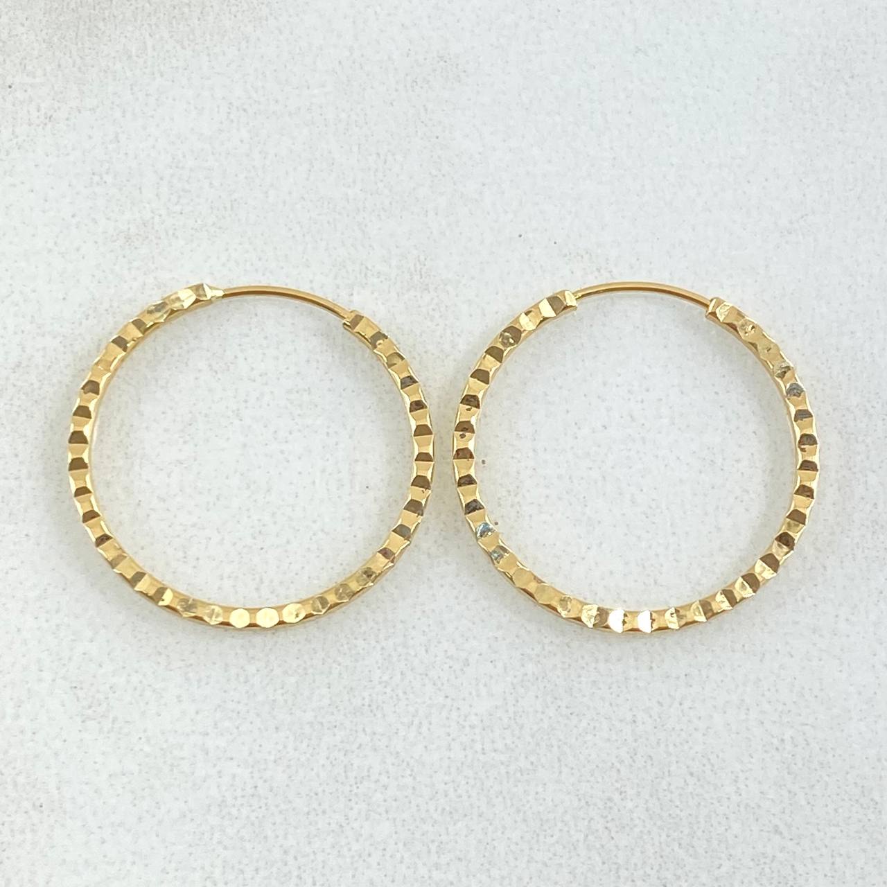 Candongas Aro Rayado 0.9gr / 1.9cm / Oro 18K