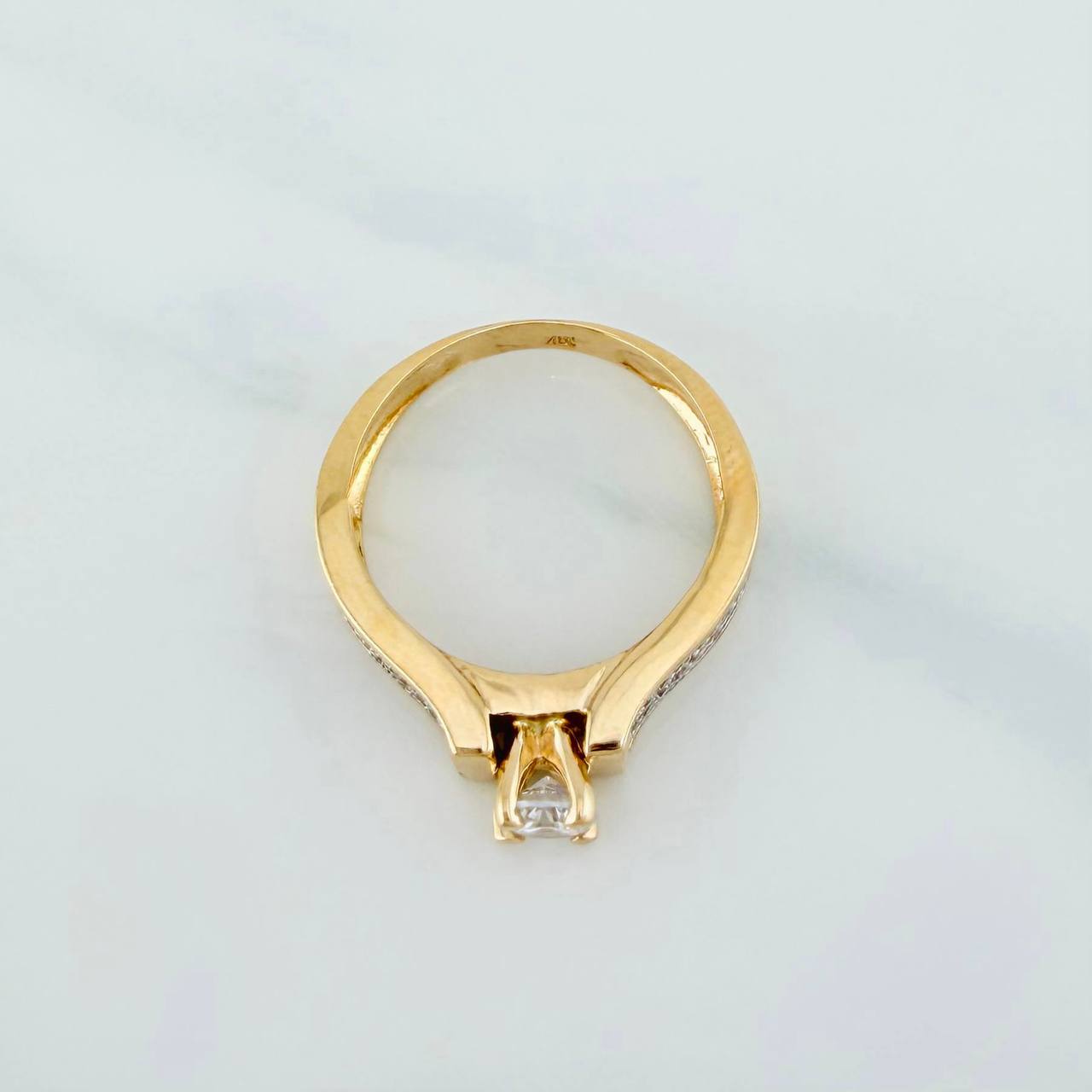 Anillo Solitario Puente 4.1 g / T6 1/2 Dos Oros Amarillo Blanco 18K