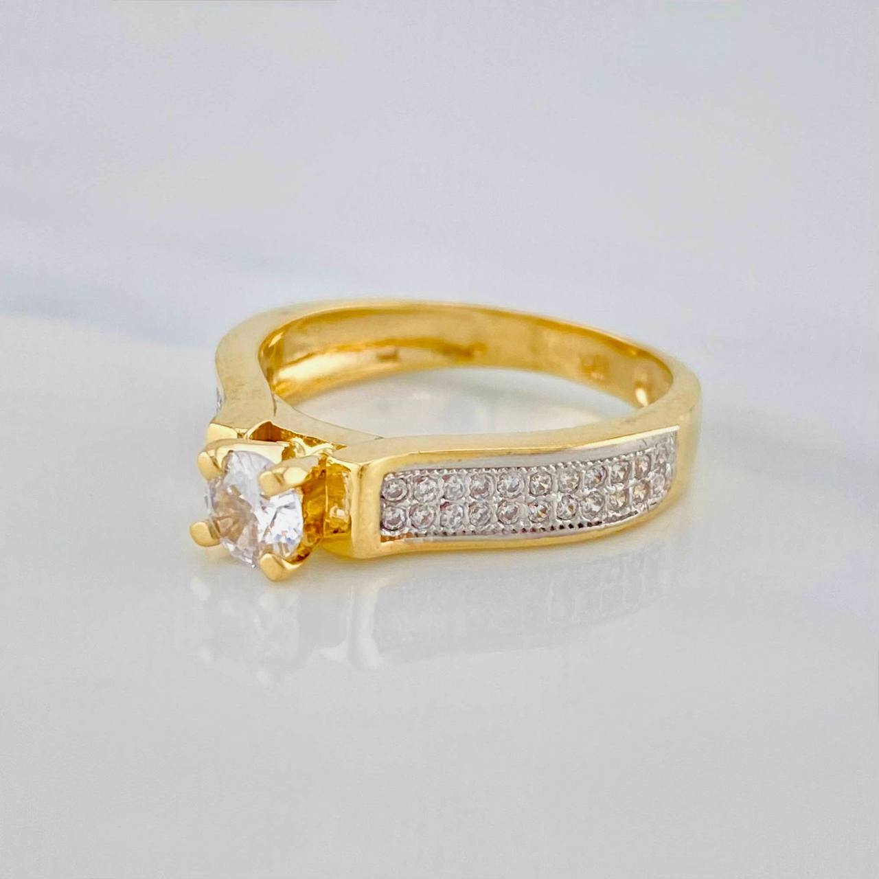 Anillo Solitario Puente 4.1 g / T6 1/2 Dos Oros Amarillo Blanco 18K