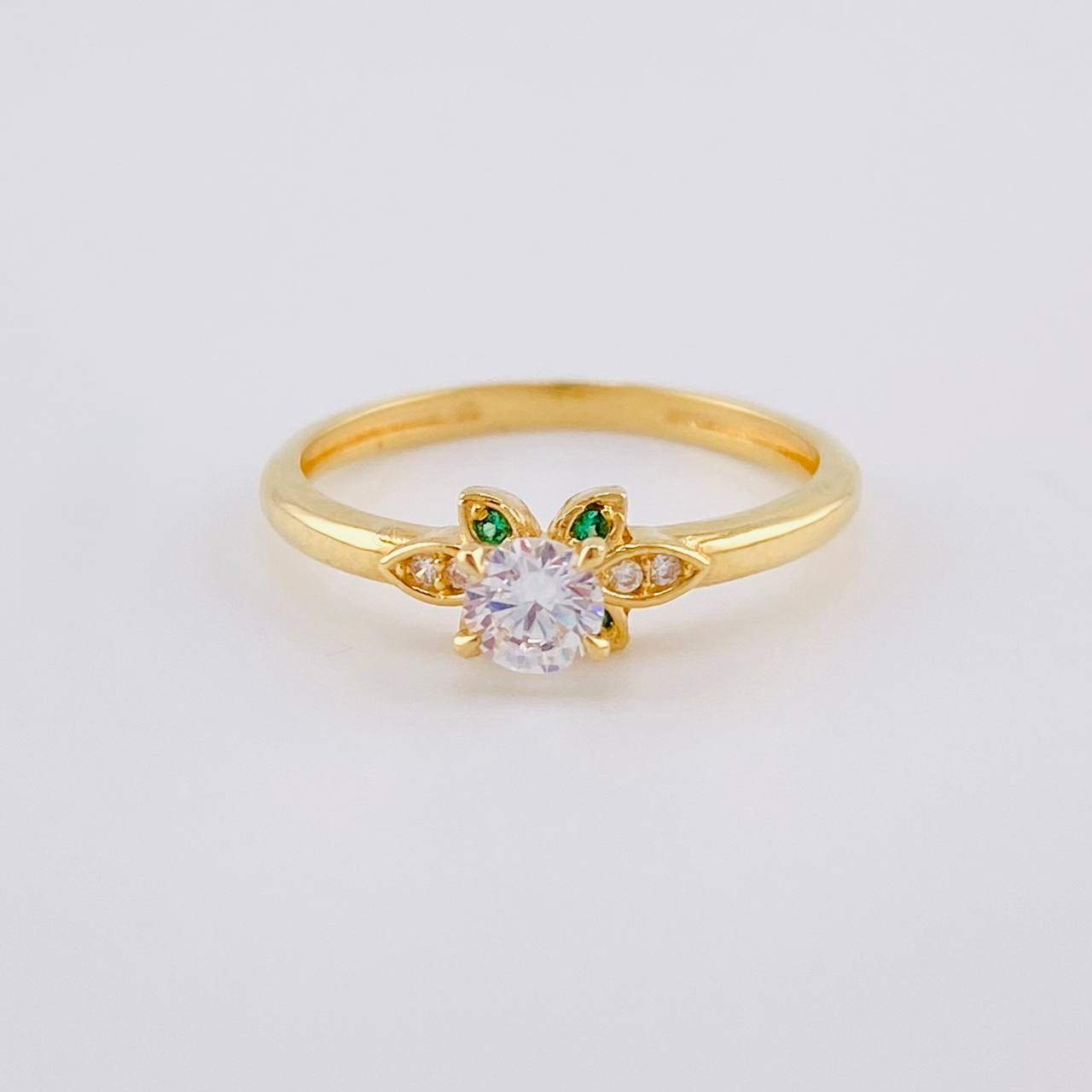 Anillo Solitario Flor Centellana 1.95 g / T5 3/4 Oro Amarillo 18K