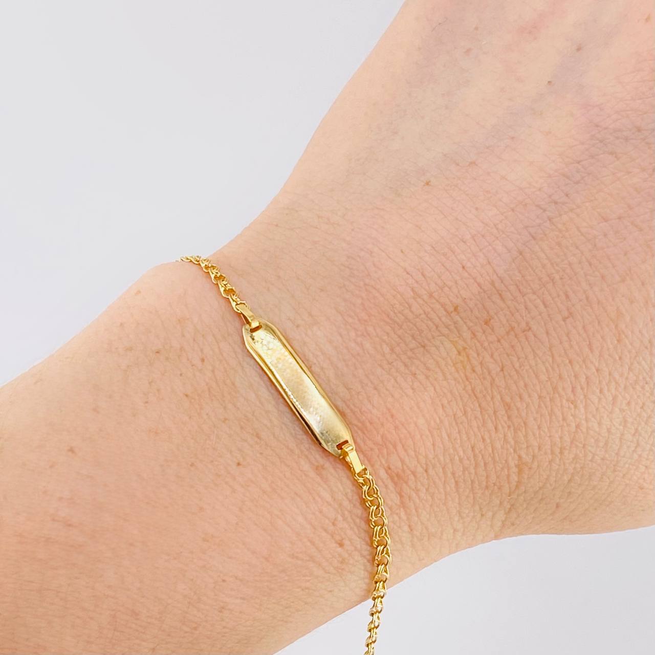 Pulso Bebé Aro Seguido Placa Rectangular Bordeada 1.3 g / 14.5 - 13 cm / 2.3 mm Oro Amarillo 18K