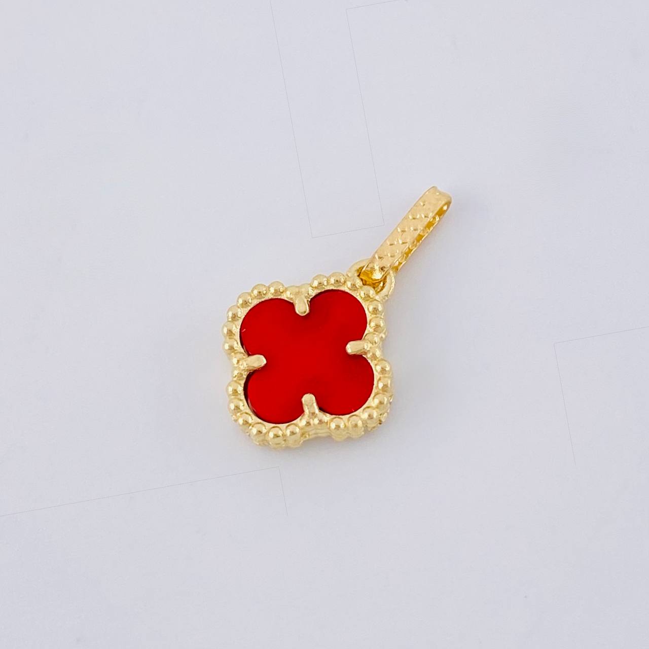 Dije Trebol Agata Roja 1.25 g / 2.8 cm Oro Amarillo 18K